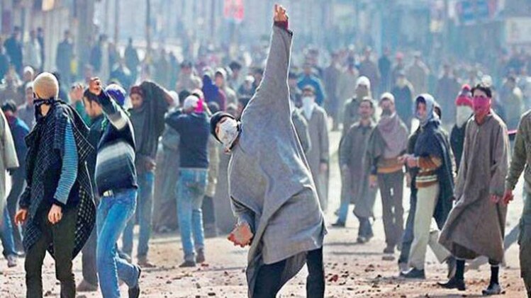 कश्मीर में हालात को लेकर फिक्रमंद सरकार 