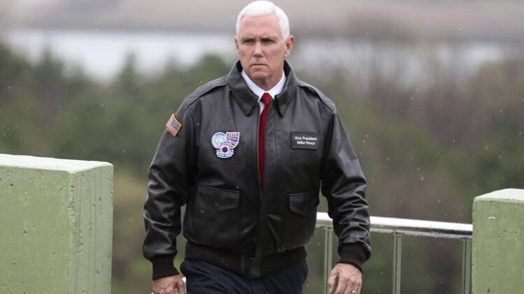 साउथ कोरिया के बॉर्डर पहुंचे पेंस