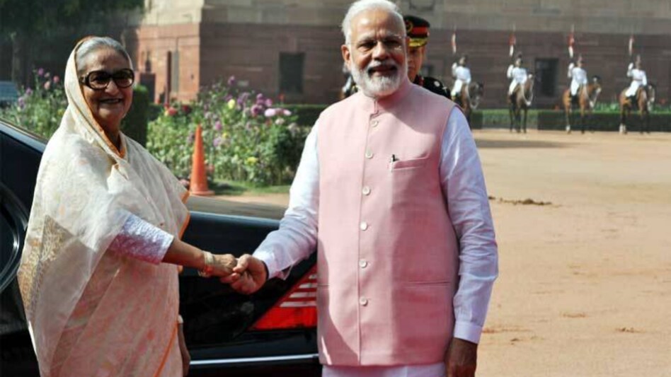 बांग्लादेशी PM शेख हसीना का भारत में आज दूसरा दिन, राष्ट्रपति भवन में हुआ स्वागत - 2nd day of bangladesh prime minister sheikh hasina pm modi - AajTak