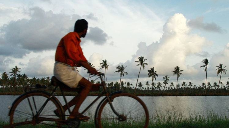 कंपनियों को मानसून की भविष्यवाणी का इंतजार, तक करेंगी प्रोडक्शन साइकिल