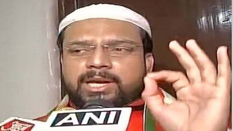 मौलवी नहीं हैं कादरी