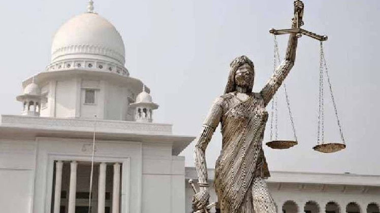 लेडी जस्टिस की मूर्ति 