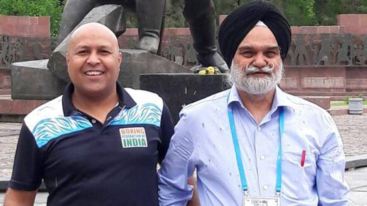 स्वतंत्र राज सिंह और धर्मेंद्र सिंह यादव 