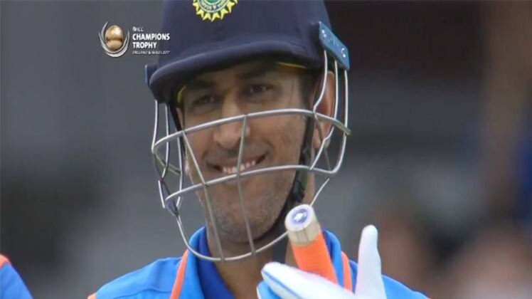  महेंद्र सिंह धोनी