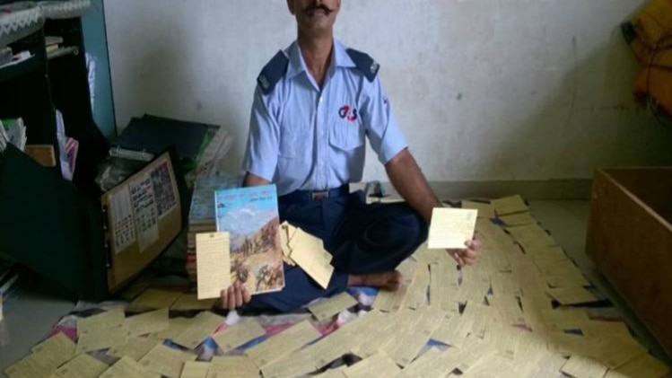 एक सोसायटी में गार्ड की नौकरी करते हैं जितेंद्र सिंह