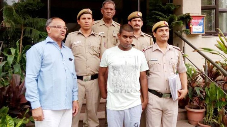 फैशन डिजाइनर कावेरी पर किया था जानलेवा हमला