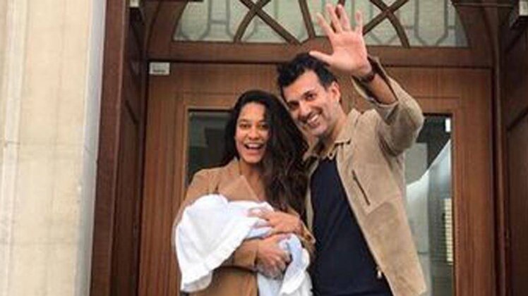 लीजा हेडन पति और बेटे के साथ