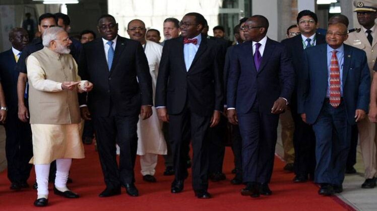 अफ्रीकी नेताओं के साथ पीएम मोदी