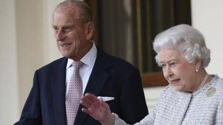 एलिजाबेथ के साथ प्रिंस फिलिप 