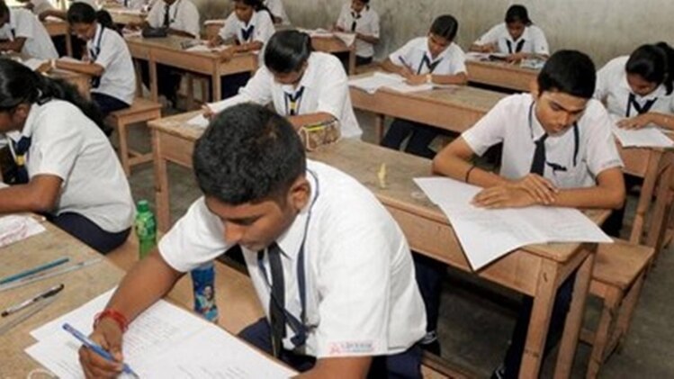 10वीं और 12वीं के विधार्थीयों को फिर मिला पास होने का मौका