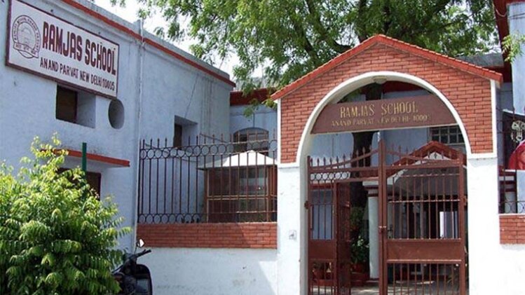 रामजस स्कूल की प्रिंसिपल पर संगीन आरोप 