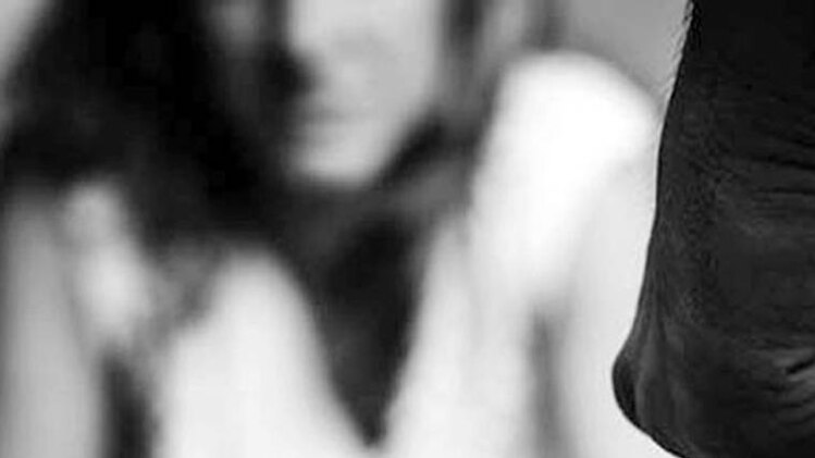 दहेज में मांगे 10 लाख रुपये और कार