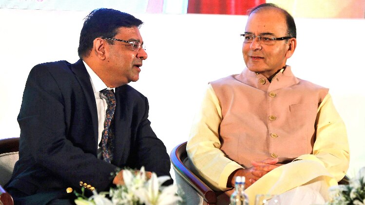 आरबीआी को बैंक एनपीए से लड़ने के लिए मजबूत करेगी सरकार