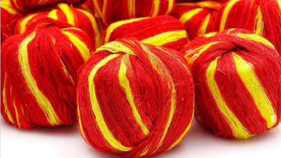 रक्षा सूत्र कहलाती है 'मौली', ऐसे बांधने से त्रिदेव देते हैं आशीर्वाद - mauli raksha sutra importance tridev brahma vishnu mahesh - AajTak