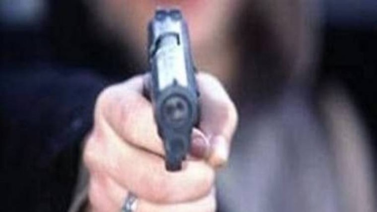 हमलावर ने 5 पुरूषों और चार महिलाओं की हत्या की 