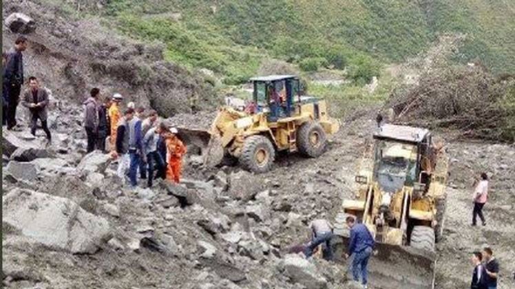 चीन के सिचुआन प्रांत में हुआ भूस्खलन 