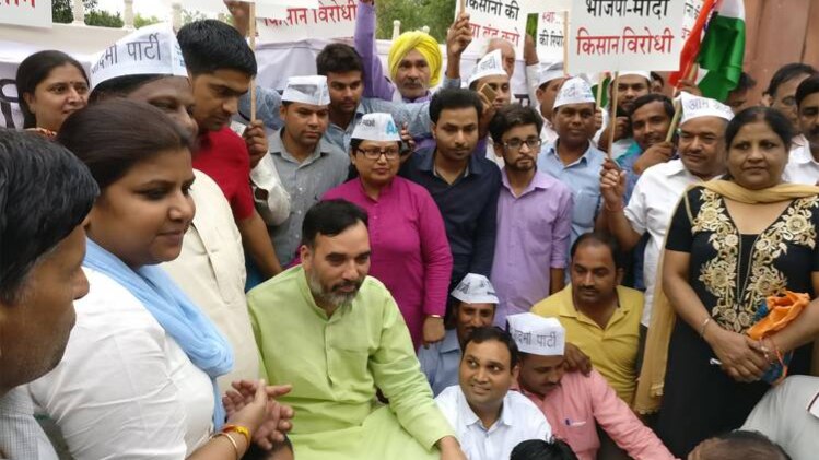 दिल्ली के मंत्री गोपाल राय (स्रोतः ट्विटर)