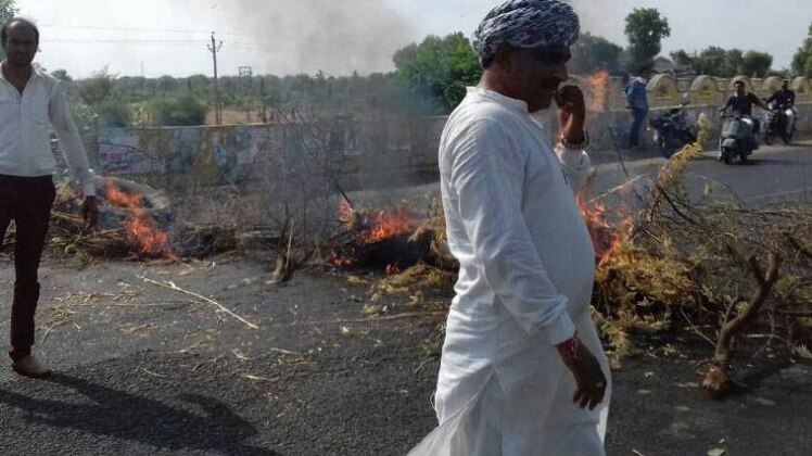 गुजरात में कांग्रेस ने किया हाइवे जाम