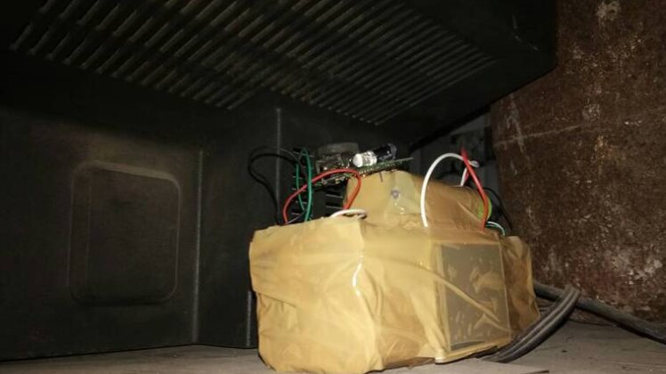 फिरौती के लिए घर में रखा नकली बम