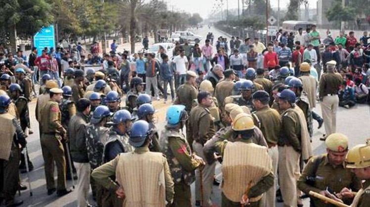 जाट आंदोलन के चलते रेल यातायात बाधित हुआ