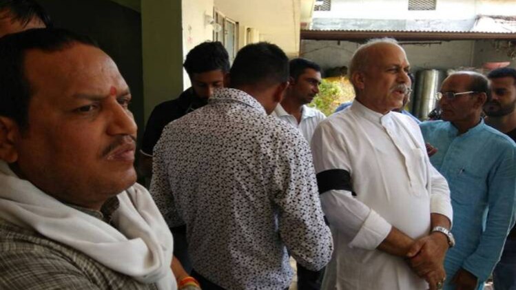 काली पट्टी बांधे शिवकुमार शर्मा उर्फ कक्काजी गिरफ्तार