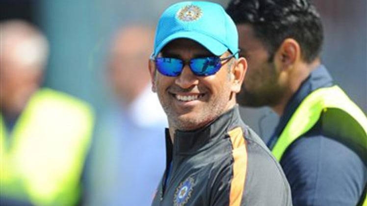 धोनी का ICC पर तंज