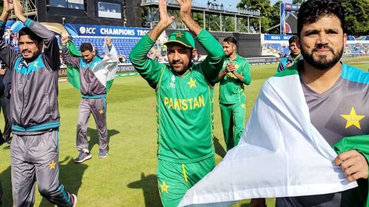 जीत के बाद पाकिस्तान की टीम