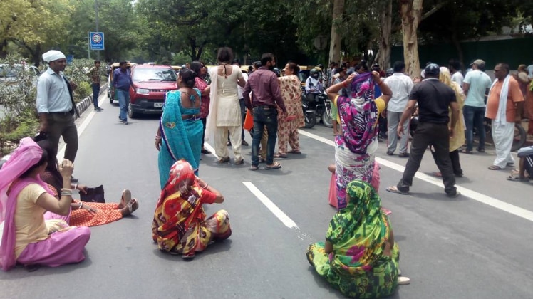 पानी समस्या (सड़क जाम)