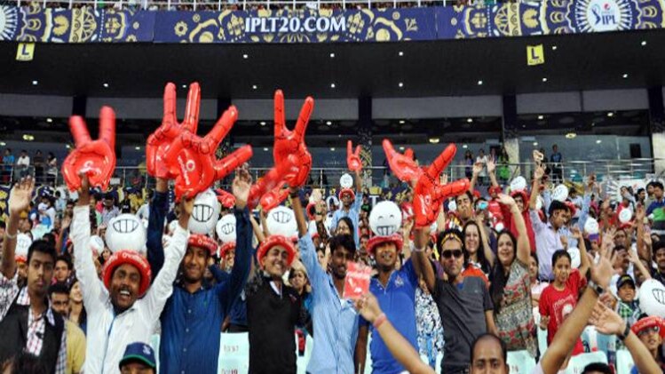 आईपीएल मुकाबले के दौरान दर्शक