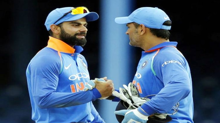 पोर्ट ऑफ स्पेन में विराट और धोनी