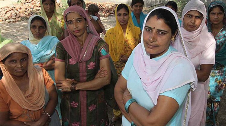 महिलाओं को मिला अध‍िकार 