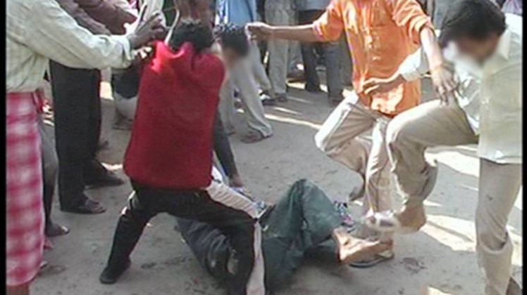 दिल्ली में एक बार फिर देखने को मिली गोरक्षकों की गुंडागर्दी (सांकेतिक तस्वीर)