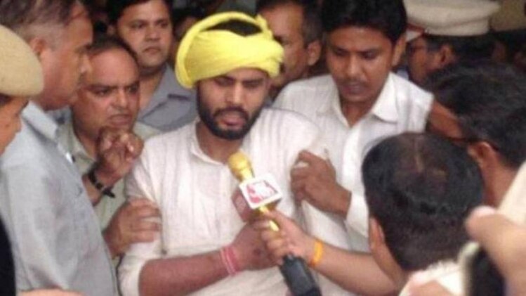 विधानसभा में हुआ था हंगामा 