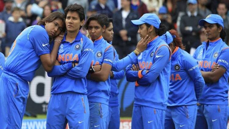 ट्रॉफी गंवाने के बाद हताश टीम इंडिया