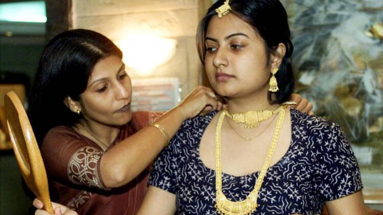 सोने खरीदना नहीं होगा महंगा लेकिन क्या जीएसटी में जारी रहेगा कालाबाजार