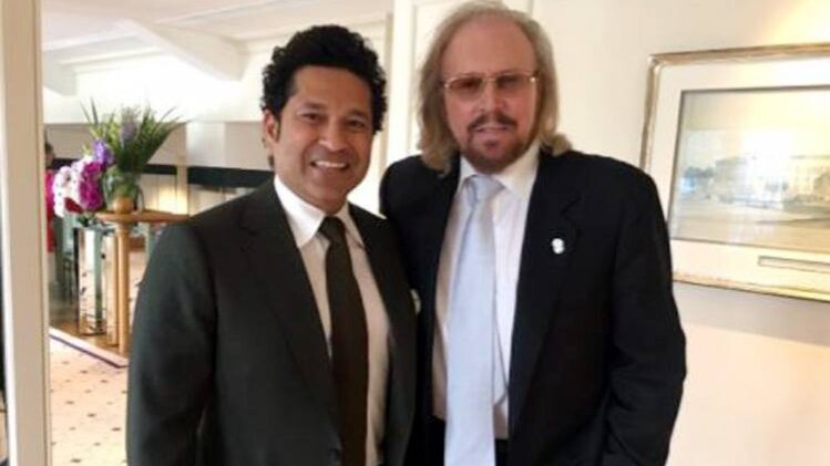 बैरी गिब के साथ सचिन