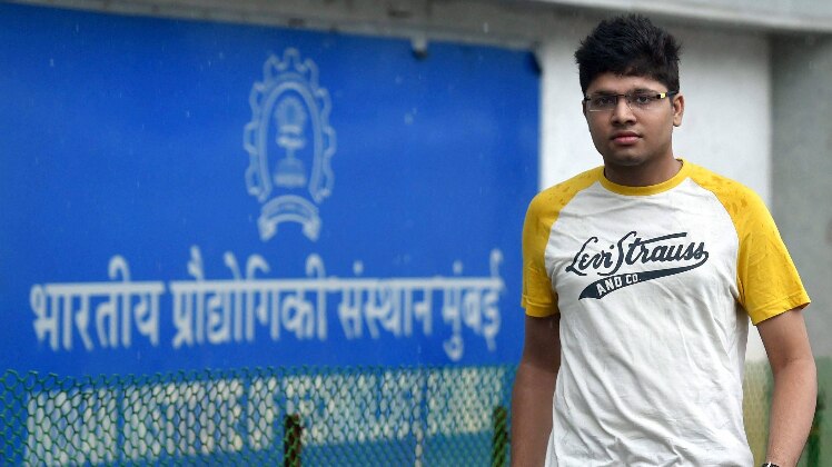 जेईई 2017 के टॉपर कल्पित वीरवाल 