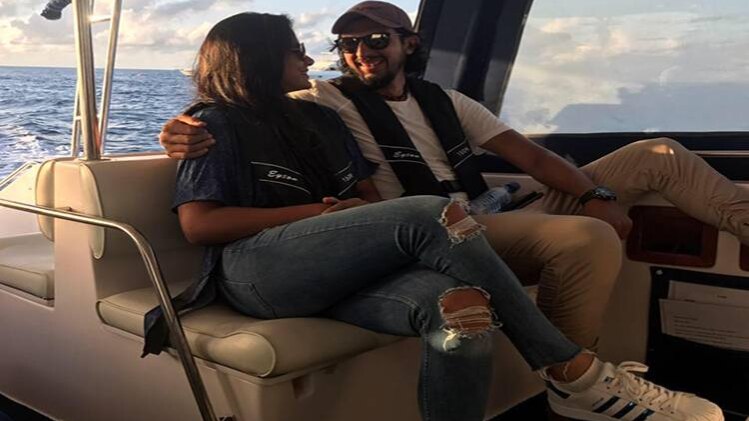 ईशांत शर्मा अपनी पत्नी प्रतिमा सिंह के साथ