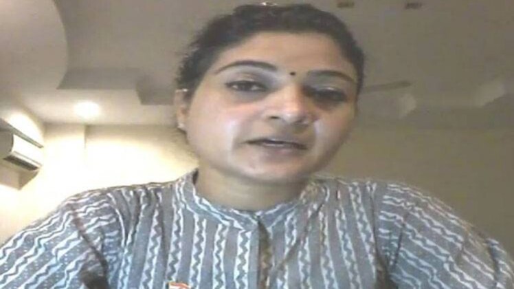 फेसबुक पर जाहिर किया अपना गुस्सा 