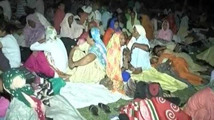 हरियाणा में जमा हो रहे डेरा समर्थक 