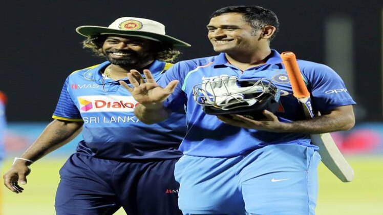 धोनी के साथ मलिंगा