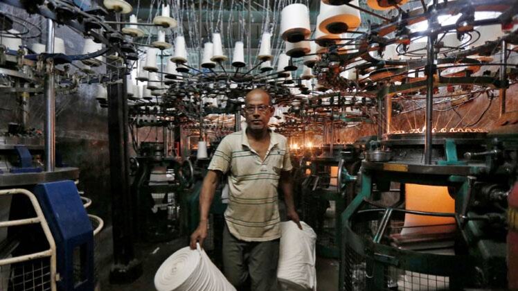 जून के आंकडे केन्द्र सरकार के लिए बेहद बुरे रहे