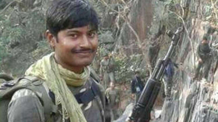 नक्सलियों से लोहा लेते हुुए सब-इंसपेक्टर युगल किशोर ने दी जान 