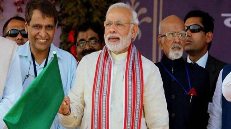 रेल मंत्री सुरेश प्रभु और पीएम नरेंद्र मोदी