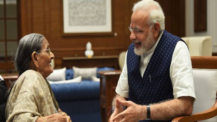 103 साल की विधवा ने मोदी को बांधी राखी