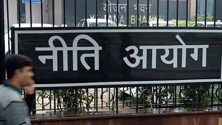 2019-20 तक देश में चौबीस घंटे बिजली, सस्ता डीजल और पेट्रोल उपलब्ध कराएगी सरकार