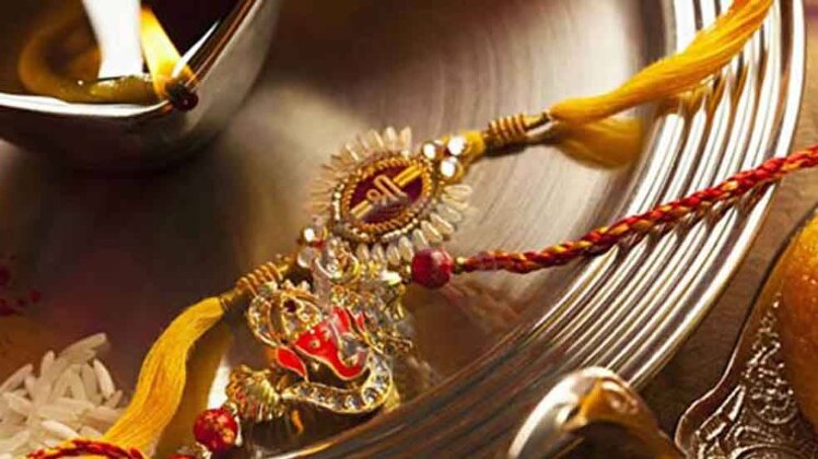 राखी की थाल के लिए प्रतिकात्मक तस्वीर 