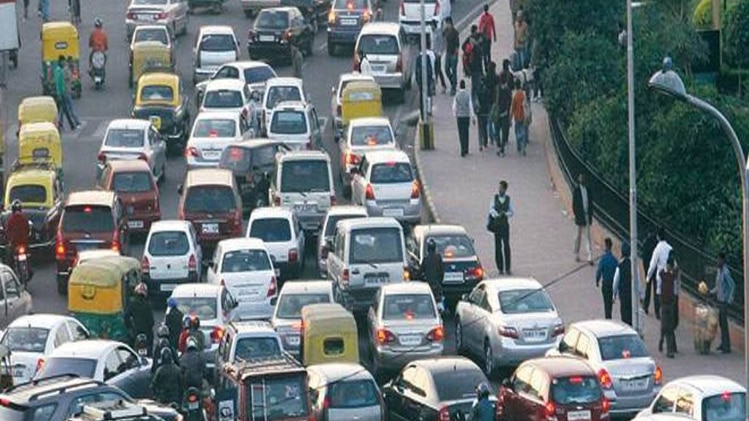 पेट्रोल-डीजल कारों के लिए खड़ी हो सकती है मुसीबत