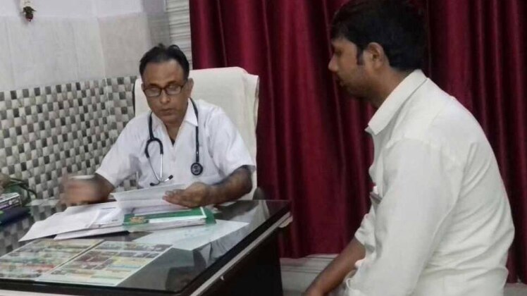 फ्री में दवाइयां लिखते हैं डॉक्टर