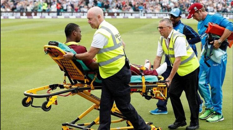 176 पर रिटायर्ड हर्ट हुए लुईस